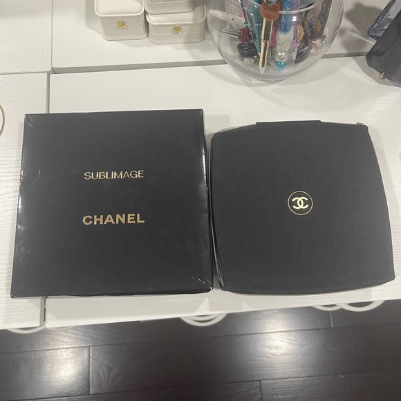 CHANEL Black Sublimage Cosmetic Pouch - Picture 1 of 9